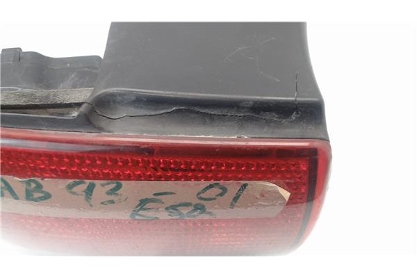 Recambio de piloto trasero izquierdo para saab 900 berlina referencia OEM IAM 4468955  