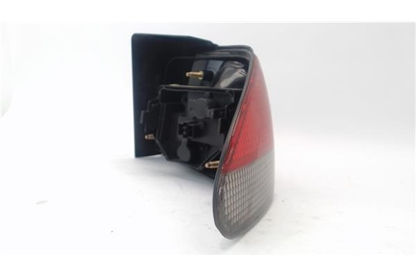 Recambio de piloto trasero izquierdo para saab 900 berlina referencia OEM IAM 4468955  