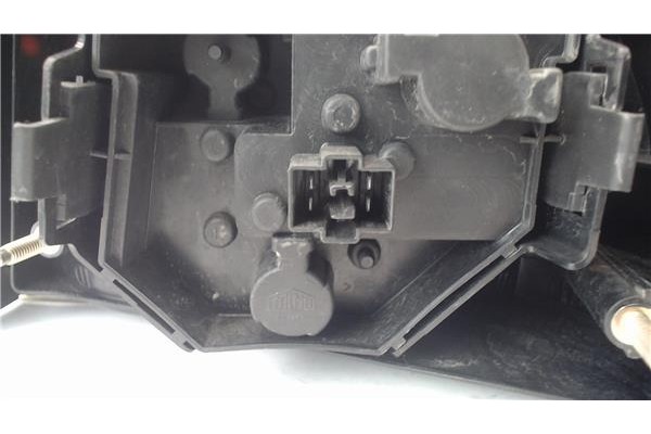 Recambio de piloto trasero izquierdo para saab 900 berlina referencia OEM IAM 4468955  