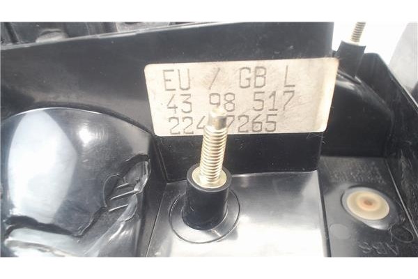 Recambio de piloto trasero izquierdo para saab 900 berlina referencia OEM IAM 4468955  