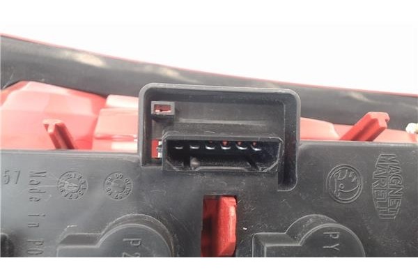 Recambio de piloto trasero izquierdo para skoda octavia combi (1u5) referencia OEM IAM 1U9945111 1U9945257 