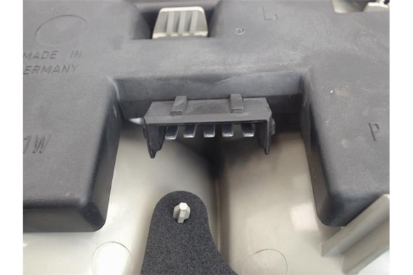 Recambio de piloto trasero izquierdo para ford escort berl./turnier referencia OEM IAM 93AG13A603  