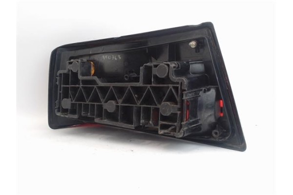 Recambio de piloto trasero derecho para ford orion referencia OEM IAM 86AG13A602  