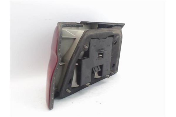 Recambio de piloto trasero derecho para ford escort iii (gaa) referencia OEM IAM 1052403  
