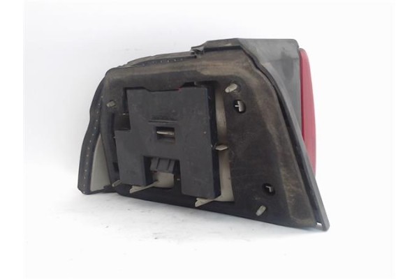 Recambio de piloto trasero derecho para ford escort iii (gaa) referencia OEM IAM 1052403  