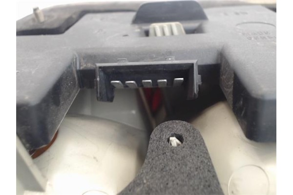 Recambio de piloto trasero derecho para ford escort iii (gaa) referencia OEM IAM 1052403  