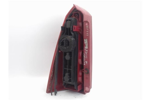 Recambio de piloto trasero derecho para ford focus familiar (cak) referencia OEM IAM 1233322  