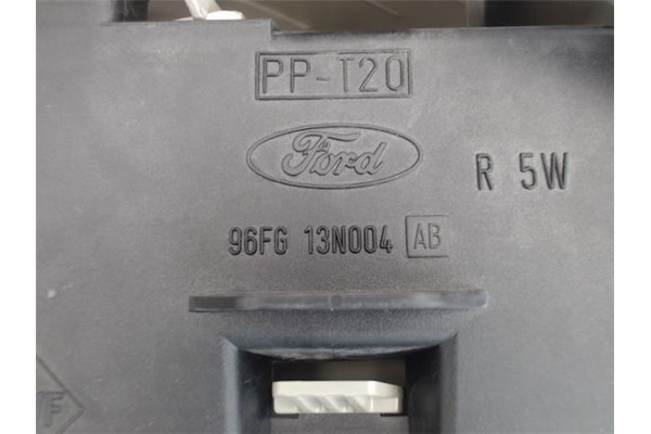 Recambio de piloto trasero derecho para ford fiesta berlina referencia OEM IAM 1044154   Recambio de piloto trasero derecho para ford fiesta berlina referencia OEM IAM 1044154