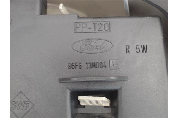 Recambio de piloto trasero derecho para ford fiesta berlina referencia OEM IAM 1044154   Recambio de piloto trasero derecho para ford fiesta berlina referencia OEM IAM 1044154