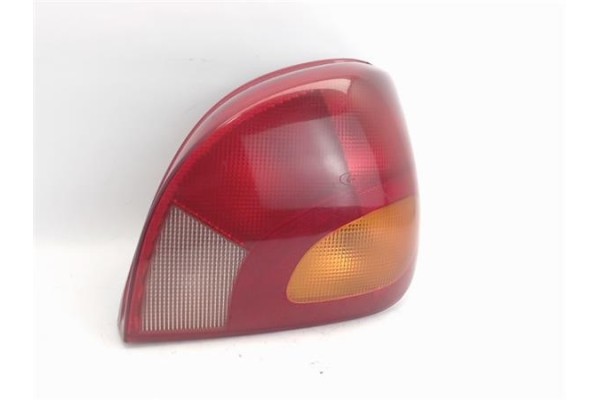 Recambio de piloto trasero derecho para ford fiesta berlina referencia OEM IAM 1044154  