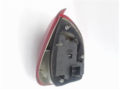 Recambio de piloto trasero derecho para ford fiesta berlina referencia OEM IAM 1044154  