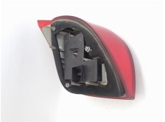 Recambio de piloto trasero derecho para ford fiesta berlina referencia OEM IAM 1044154  