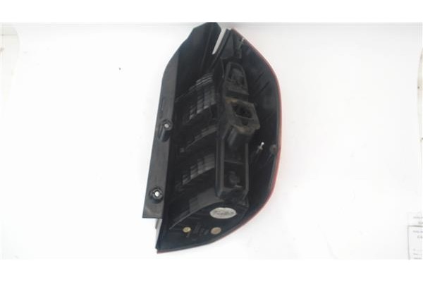 Recambio de piloto trasero izquierdo para renault scenic ii (jm) referencia OEM IAM 8200127704 8200127704E 