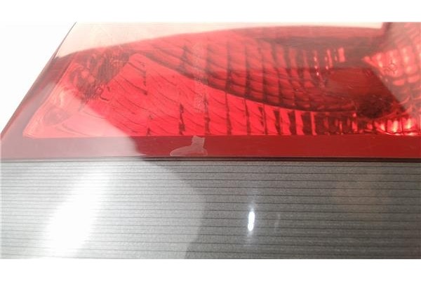 Recambio de piloto trasero derecho para daewoo nubira berlina referencia OEM IAM 311001420  