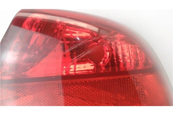 Recambio de piloto trasero derecho para daewoo nubira berlina referencia OEM IAM 311001420  