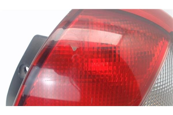 Recambio de piloto trasero derecho para daewoo nubira berlina referencia OEM IAM 96190748 311000732 
