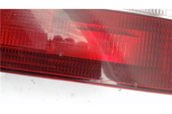 Recambio de piloto trasero derecho para volvo serie 440 referencia OEM IAM 3345526  