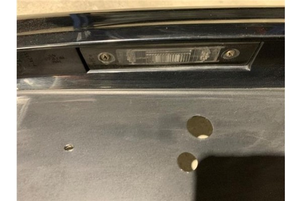 Recambio de moldura porton trasero para volvo v40 familiar referencia OEM IAM 30899990  