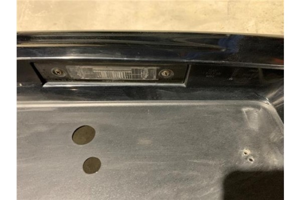 Recambio de moldura porton trasero para volvo v40 familiar referencia OEM IAM 30899990  