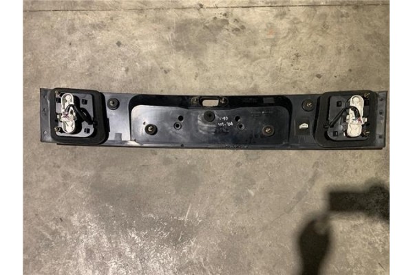 Recambio de moldura porton trasero para volvo v40 familiar referencia OEM IAM 30899990  