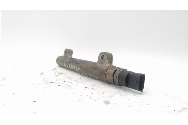 Recambio de rampa inyectora para opel movano furgón/combi 2.5 combi corto l1h1 2.8t referencia OEM IAM 93161149  