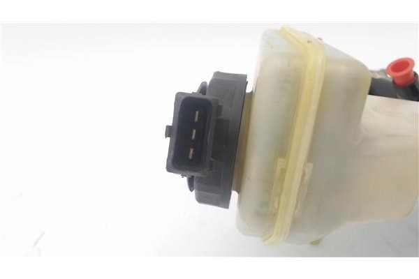 Recambio de bomba freno para ford fiesta berlina 1.8 básico referencia OEM IAM 1015249  