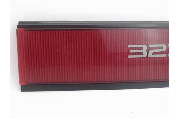 Recambio de piloto trasero central para mazda 323 c/f/s berlina (ba) referencia OEM IAM 674434  
