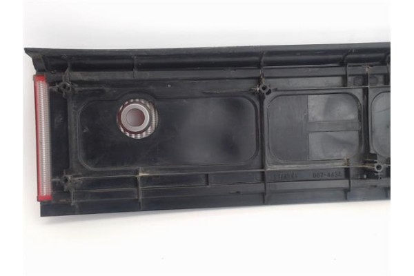 Recambio de piloto trasero central para mazda 323 c/f/s berlina (ba) referencia OEM IAM 674434  