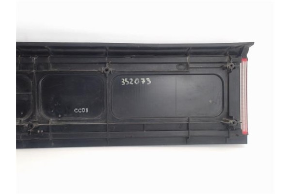 Recambio de piloto trasero central para mazda 323 c/f/s berlina (ba) referencia OEM IAM 674434  