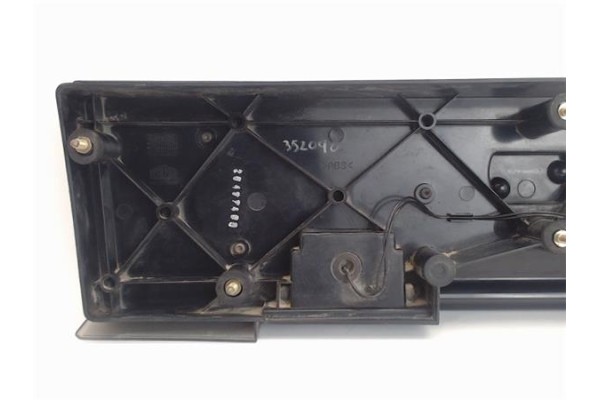 Recambio de piloto trasero central para saab 900 berlina referencia OEM IAM 4481677  