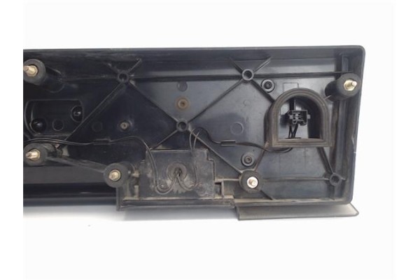 Recambio de piloto trasero central para saab 900 berlina referencia OEM IAM 4481677  