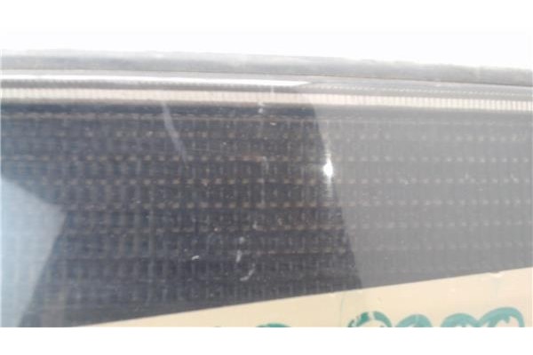 Recambio de piloto trasero central para saab 9000 cs referencia OEM IAM 4521175  