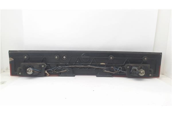 Recambio de piloto trasero central para saab 9000 cs referencia OEM IAM 4521175  
