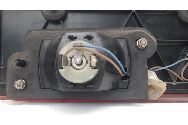 Recambio de piloto trasero central para saab 9000 cs referencia OEM IAM 4521175  