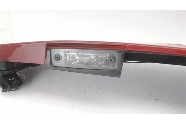 Recambio de piloto trasero central para saab 9000 cs referencia OEM IAM 4521175  
