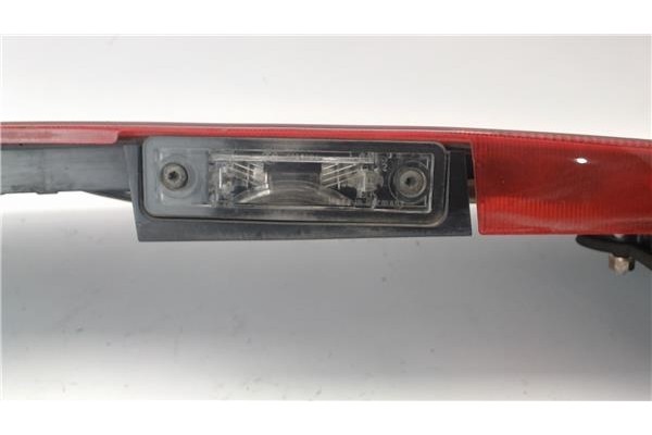 Recambio de piloto trasero central para saab 9000 cs referencia OEM IAM 4521175  