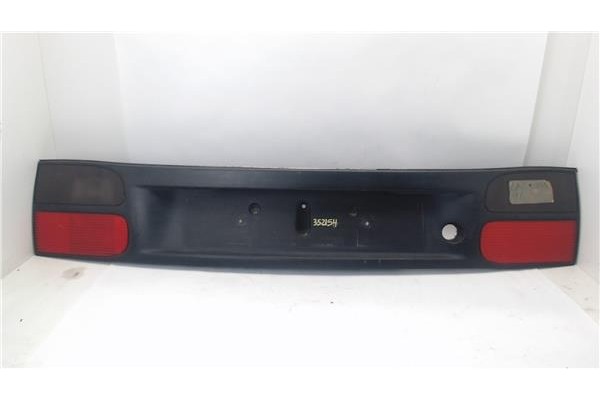 Recambio de moldura porton trasero para renault laguna (b56) referencia OEM IAM 7701038277  