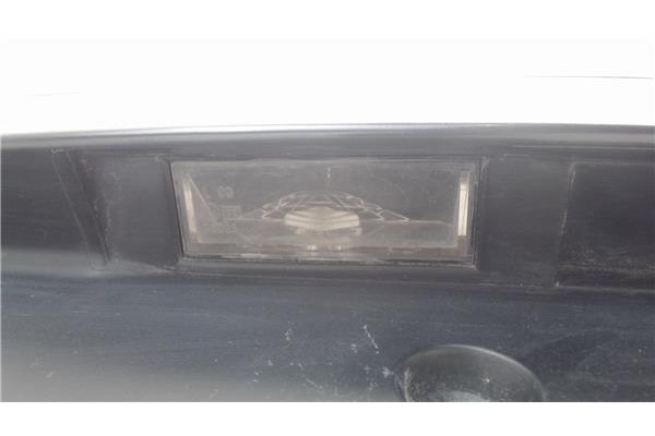 Recambio de moldura porton trasero para renault laguna (b56) referencia OEM IAM 7701038277  
