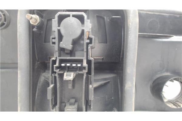 Recambio de moldura porton trasero para renault laguna (b56) referencia OEM IAM 7701038277  