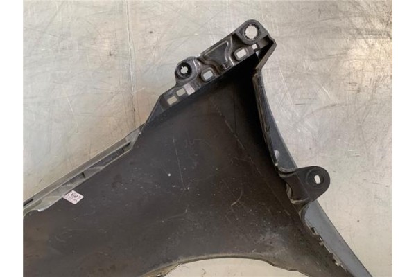 Recambio de aleta delantero derecha para peugeot 5008 1.6 allure referencia OEM IAM 7841AF  