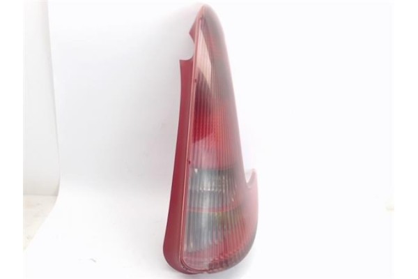 Recambio de piloto trasero derecho para peugeot 206 sw 2.0 hdi referencia OEM IAM   