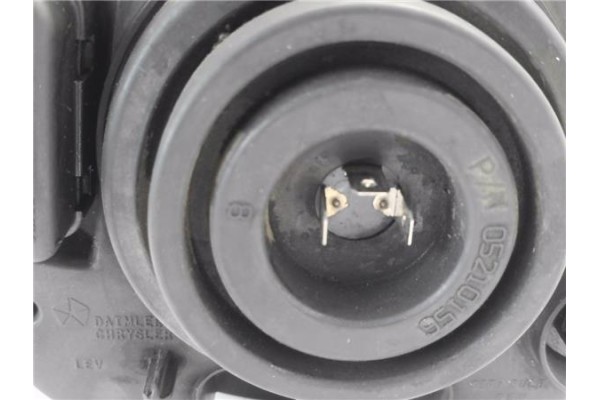 Recambio de faro delantero dcho para jeep cherokee (kj) 2.5 crd renegade referencia OEM IAM 55155812AD 5210156 