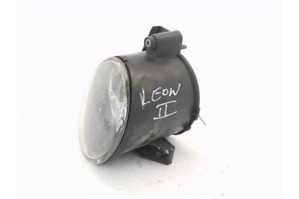 Recambio de faro antiniebla derecho para seat leon (1p1) 1.6 reference referencia OEM IAM 4B0941700  