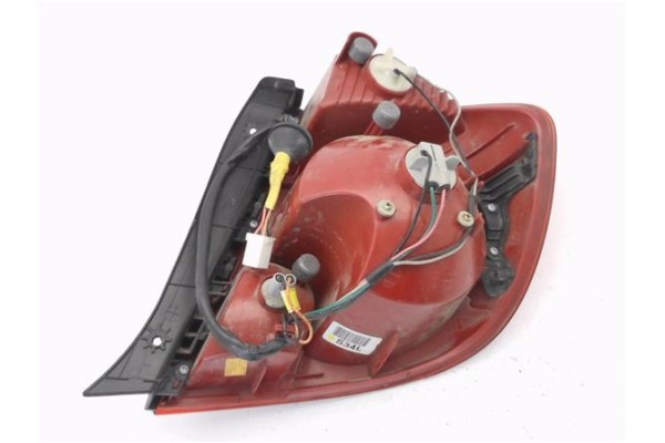 Recambio de piloto trasero izquierdo para hyundai accent (lc) 1.3 gl 4p referencia OEM IAM 92401257  