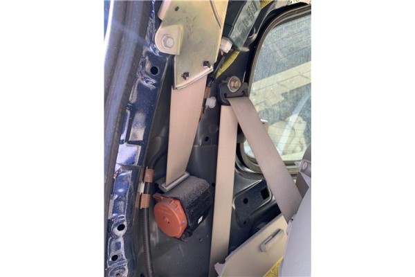 Recambio de cinturon seguridad trasero central para toyota land cruiser (j12) 3.0 d-4d (kdj120) referencia OEM IAM 7351060011A0 