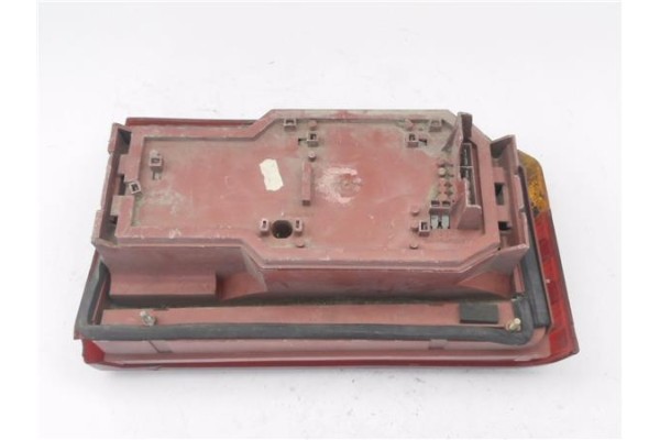 Recambio de piloto trasero izquierdo para rover montego 1.6 referencia OEM IAM BAU4915  