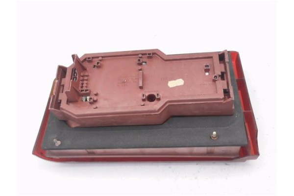 Recambio de piloto trasero derecho para rover montego 1.6 referencia OEM IAM A0198490  