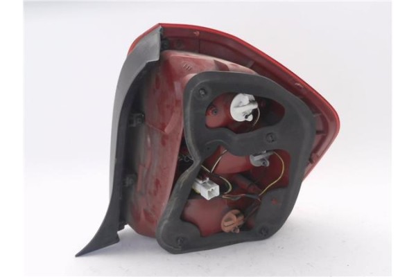 Recambio de piloto trasero izquierdo para kia cerato (ld) 1.5 lx crdi berlina (4-ptas.) referencia OEM IAM 924012F210  