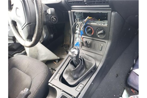 Recambio de consola para bmw serie z3 roadster (e36) 1.8 referencia OEM IAM 51168397527 51168398850 