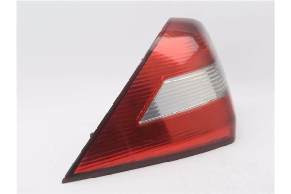 Recambio de piloto trasero izquierdo para renault megane ii sedán (lm0/1_) 1.5 dci referencia OEM IAM 8200142682  